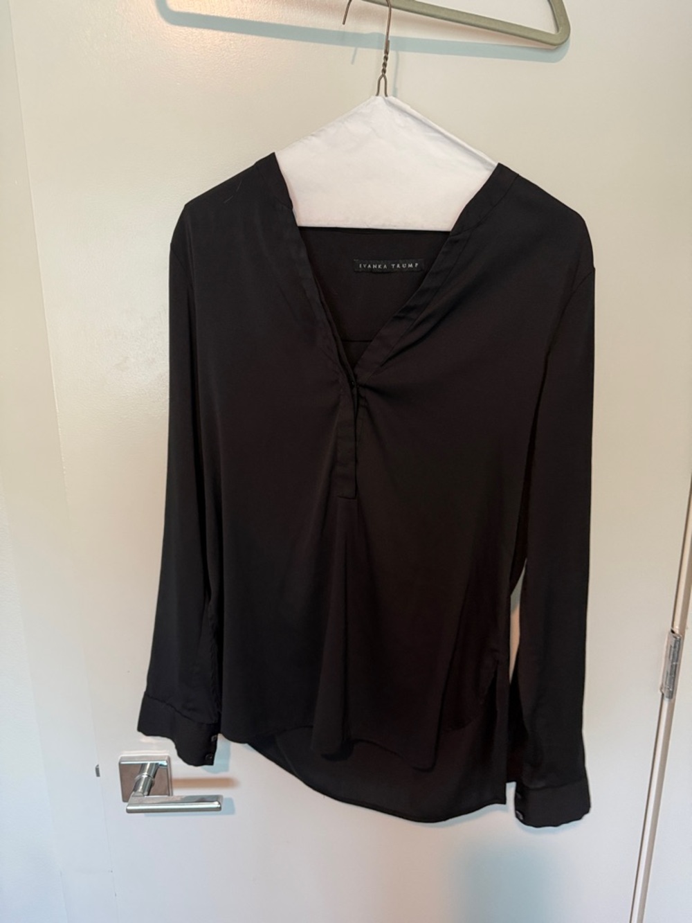 Ivanka Trump Black Long-Sleeve V-Neck Tunic Blouse